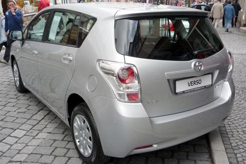 toyota verso lease